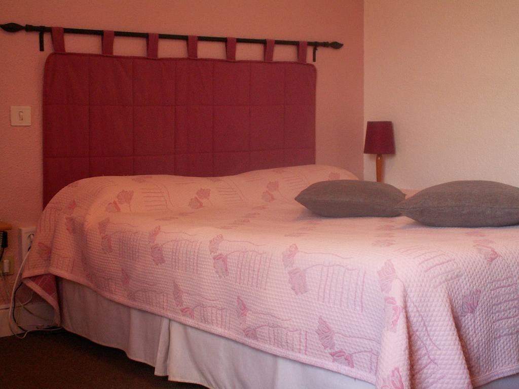 Le Relais Du Pont De Rhodes 호텔 Frayssinet 객실 사진