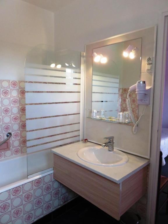 Le Relais Du Pont De Rhodes 호텔 Frayssinet 객실 사진