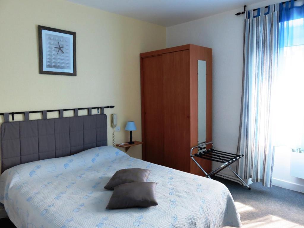 Le Relais Du Pont De Rhodes 호텔 Frayssinet 객실 사진