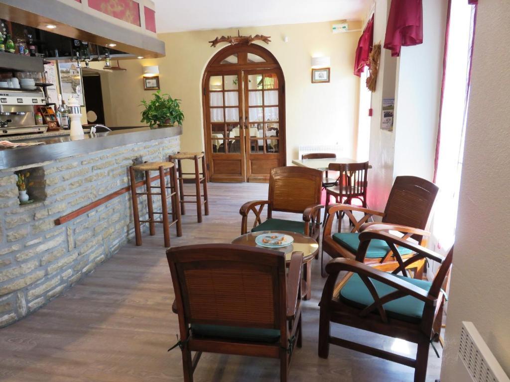 Le Relais Du Pont De Rhodes 호텔 Frayssinet 외부 사진