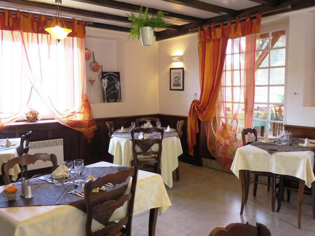 Le Relais Du Pont De Rhodes 호텔 Frayssinet 외부 사진
